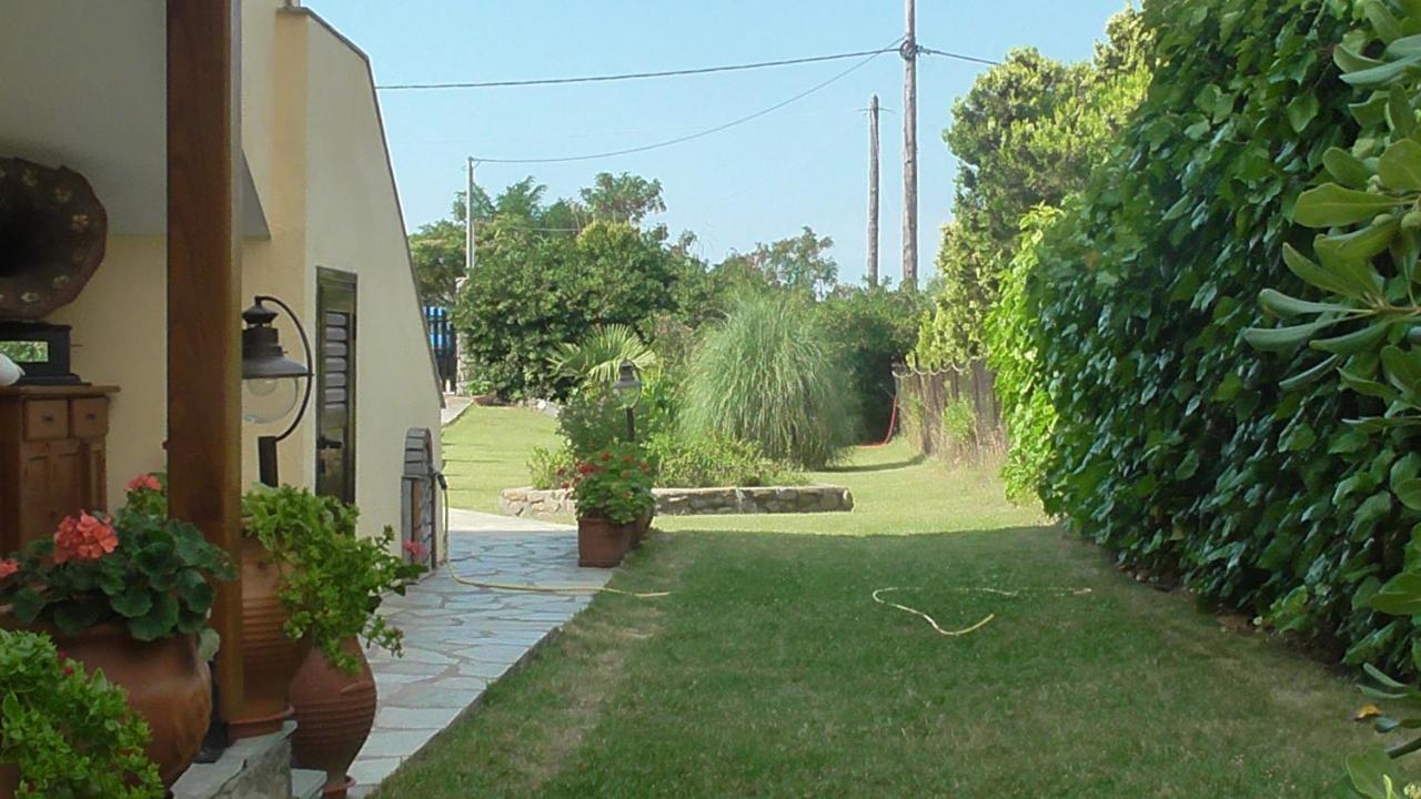 נאה רודה Studios Tripiti מראה חיצוני תמונה